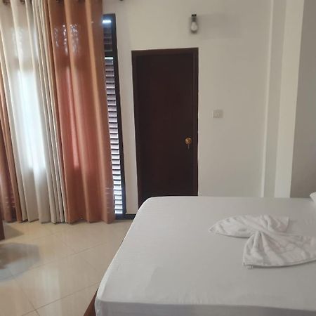 Ravi Place Unawatuna Kültér fotó